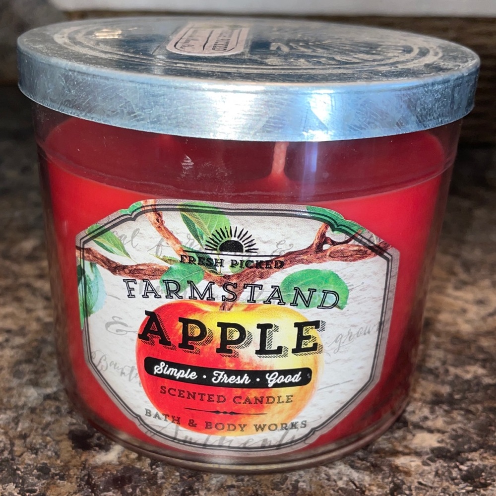 🍎🕯New “Farmstand Apple” Bath & Body Works Candle